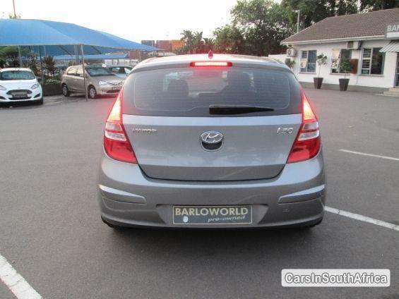 Hyundai i30 Manual 2011 - image 3