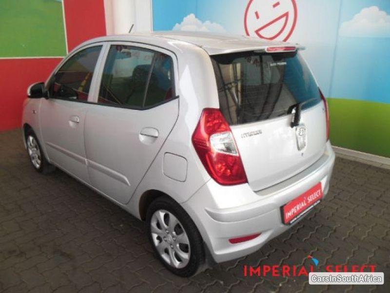 Hyundai i10 Manual 2013 - image 3