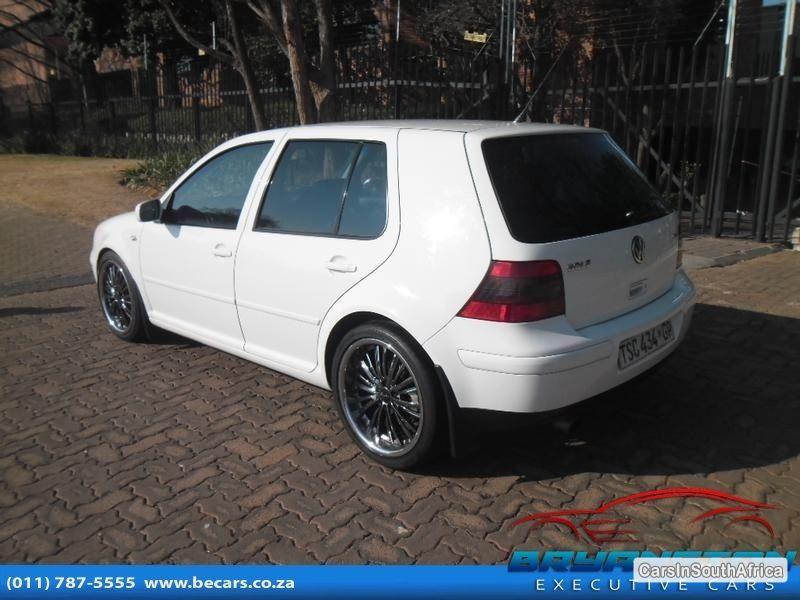 Volkswagen Golf Manual 2004 in Gauteng
