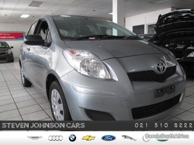 Toyota Yaris Manual 2011 - image 3