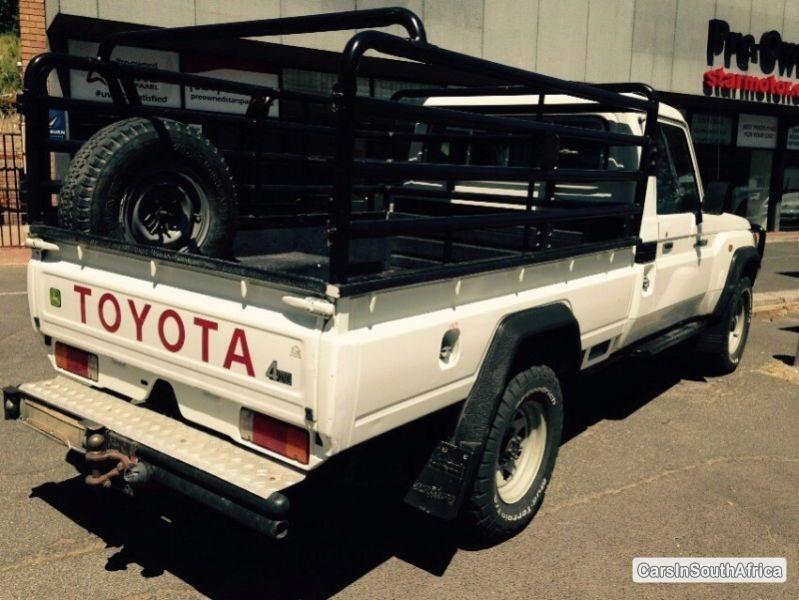 Toyota Land Cruiser Manual 2012 - image 3