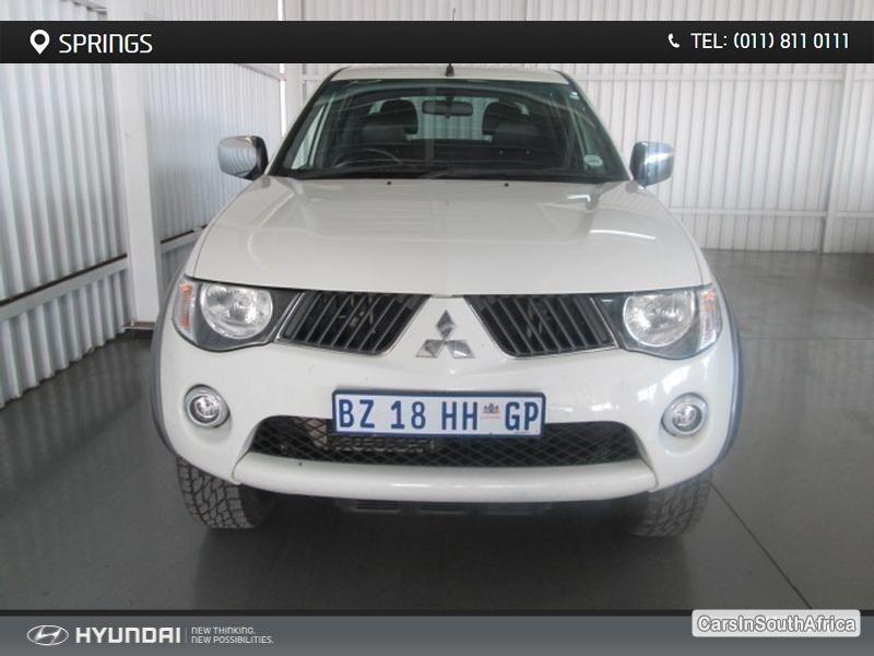 MITSUBISHI TRITON MANUAL REVIEW visual data 4