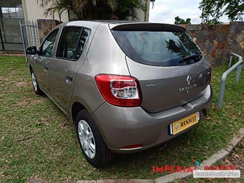 Renault Sandero Manual 2014 - image 3