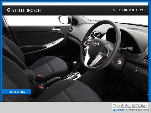Hyundai Accent Manual 2015 - image 3