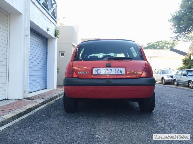 Renault Clio Manual 2001 - image 3