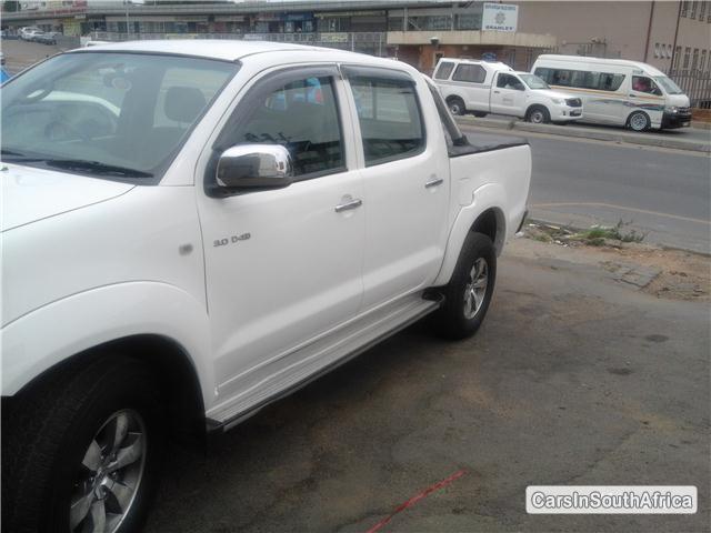 Toyota Hilux Manual 2011 in Gauteng