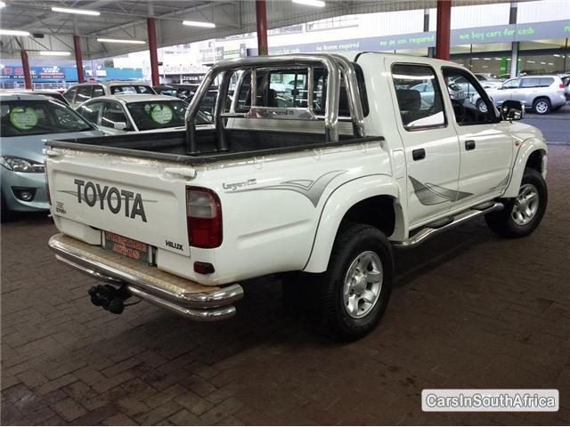 Toyota Hilux Manual 2004 in Western Cape