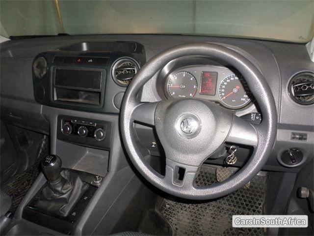 Volkswagen Amarok Manual 2013 - image 4