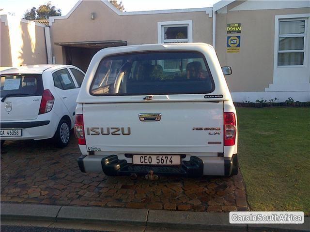 Isuzu KB300 Manual 2009 - image 4