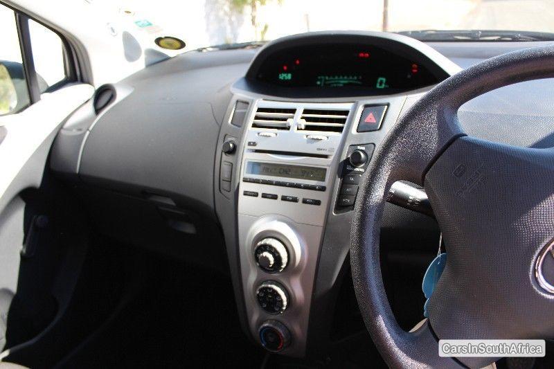 Toyota Yaris Manual 2009 - image 4