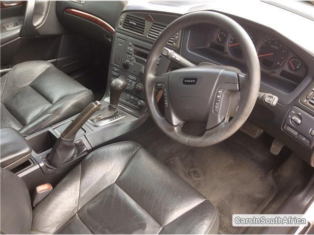 Volvo V70 Manual 2002 - image 4