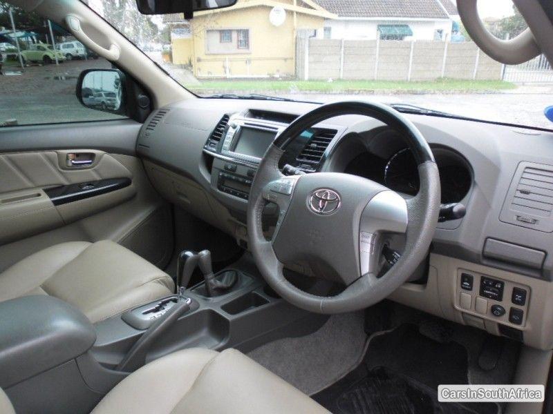 Toyota Fortuner Automatic 2012 - image 4