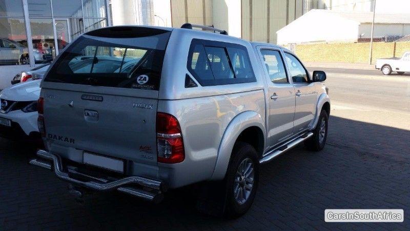 Toyota Hilux Manual 2013 - image 4
