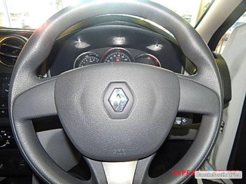 Renault Sandero Manual 2014 - image 4