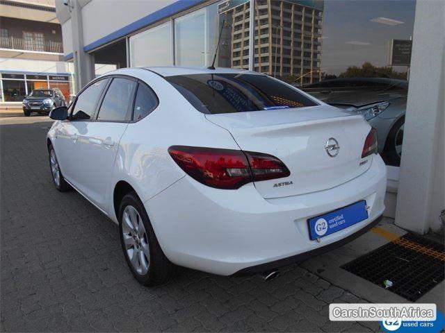 Opel Astra Manual 2014 - image 4