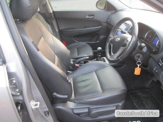 Hyundai i30 Manual 2011 - image 4