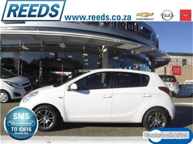 Hyundai i20 Manual 2011 - image 4