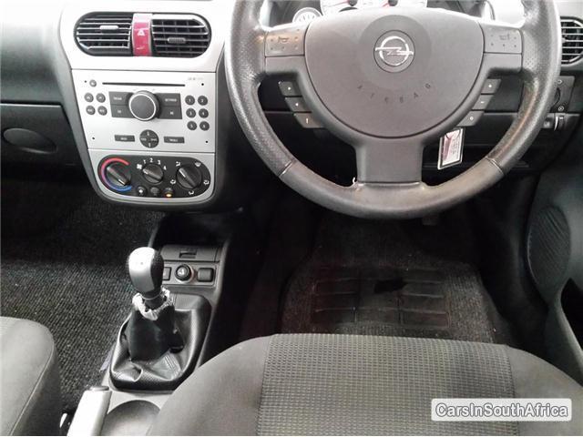 Opel Corsa Manual 2006 - image 4