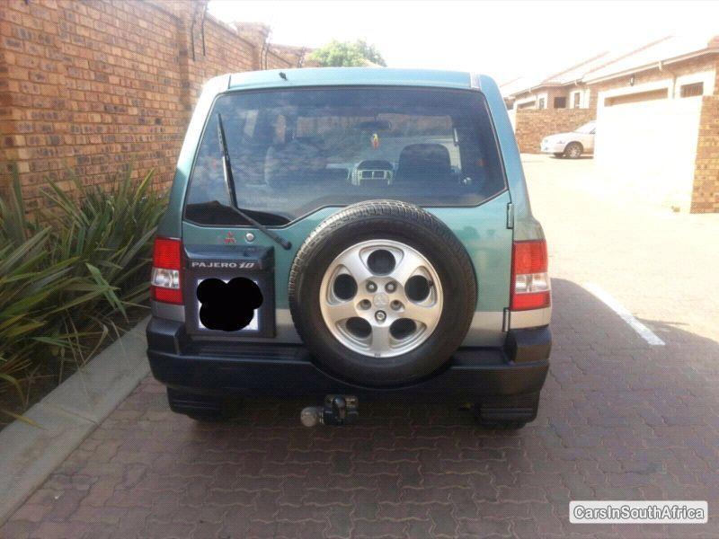 Mitsubishi Pajero Manual 1999 - image 4
