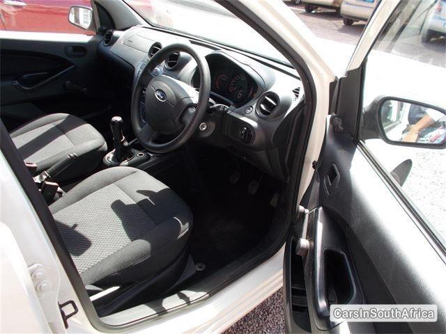 Ford Figo Manual 2014 - image 4