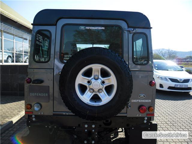 Land Rover Defender Manual 2015 - image 4