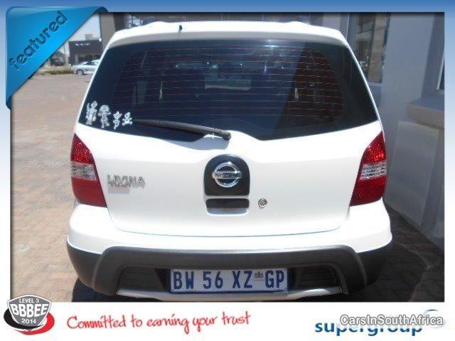 Nissan Livina Manual 2012 - image 4