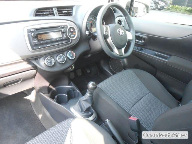 Toyota Yaris Manual 2014 - image 4