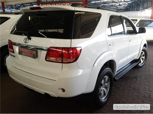Toyota Fortuner Manual 2008 - image 4