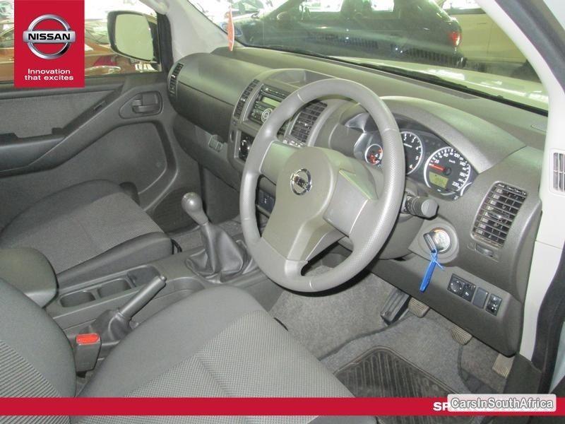 Nissan Navara Manual 2014 - image 4