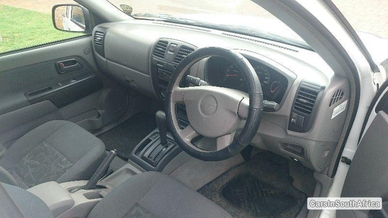 Isuzu KB300 Automatic 2007 - image 4