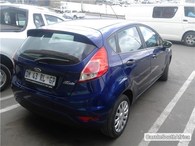 Ford Fiesta Manual 2015 - image 4