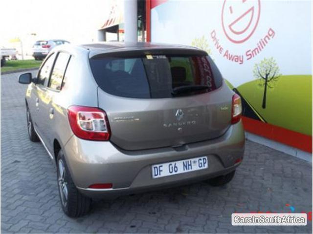 Renault Sandero Manual 2014 - image 4