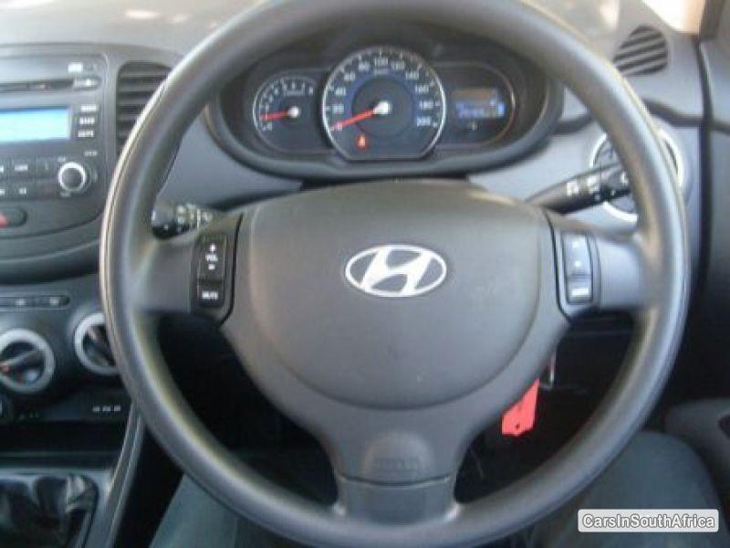 Hyundai i10 Manual 2013 - image 5