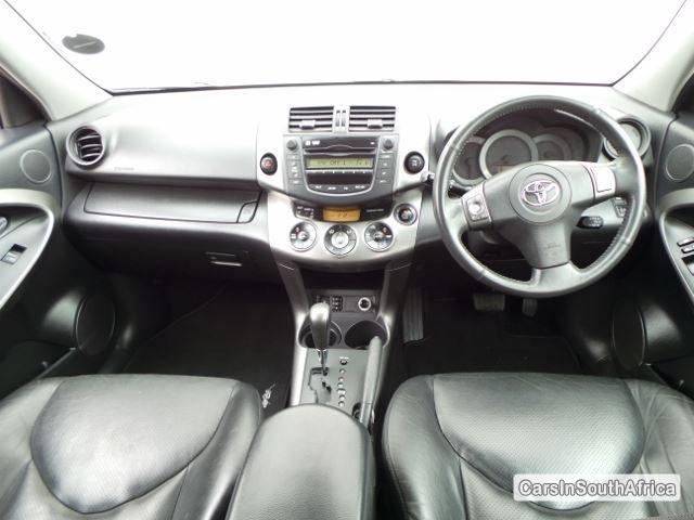 Toyota RAV-4 Automatic 2010 - image 5