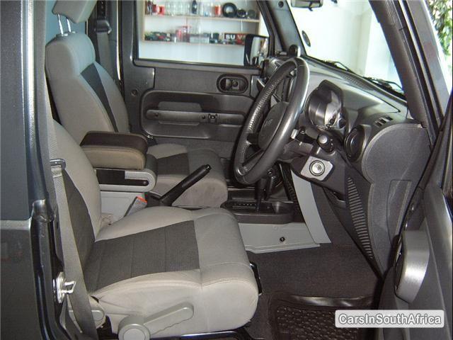 Jeep Wrangler Automatic 2010 - image 5