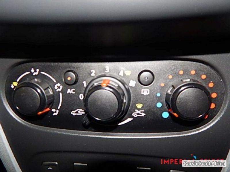 Renault Sandero Manual 2014 - image 5