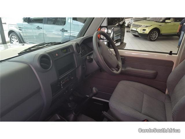 Toyota Land Cruiser Manual 2015 - image 5