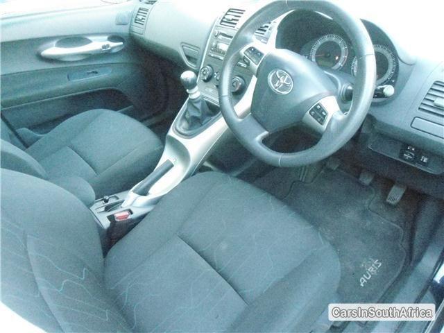 Toyota Auris Manual 2011 - image 5
