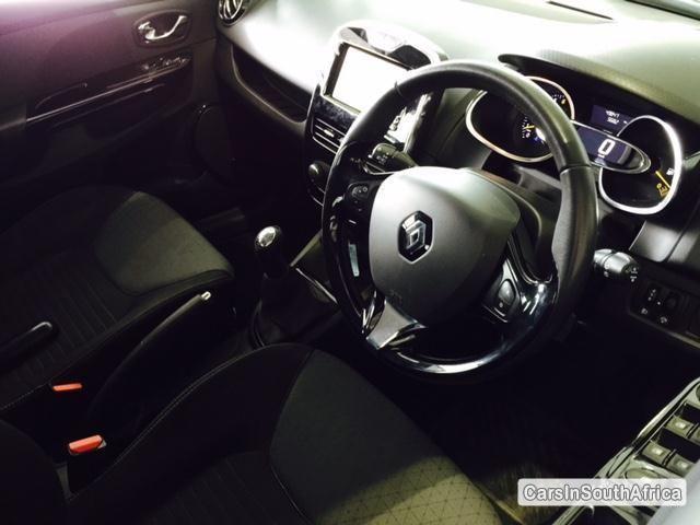 Renault Clio Manual 2013 - image 5