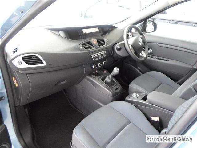 Renault Scenic Manual 2011 - image 5