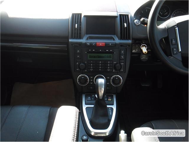Land Rover Freelander Automatic 2011 - image 5