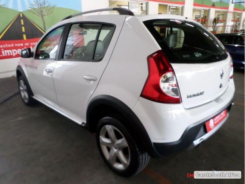 Renault Sandero Manual 2011 - image 5