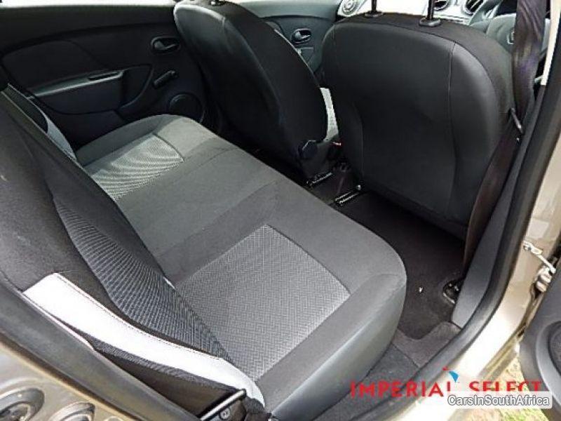 Renault Sandero Manual 2014 - image 5