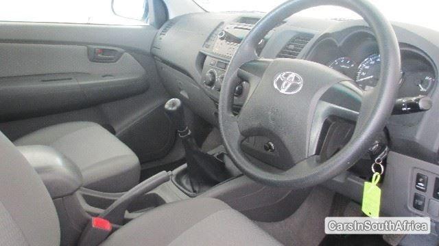 Toyota Hilux Manual 2014 - image 5