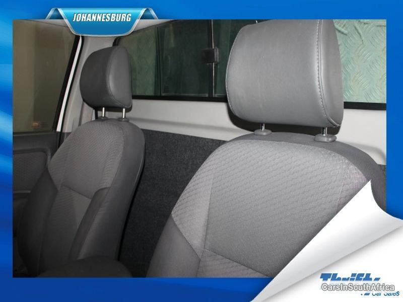 Toyota Hilux Manual 2012 - image 5