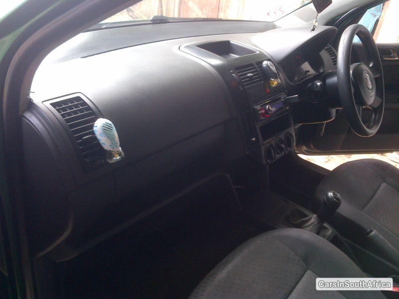Volkswagen Polo Manual 2004 - image 6
