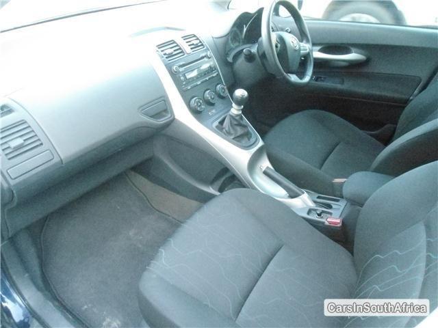Toyota Auris Manual 2011 - image 6