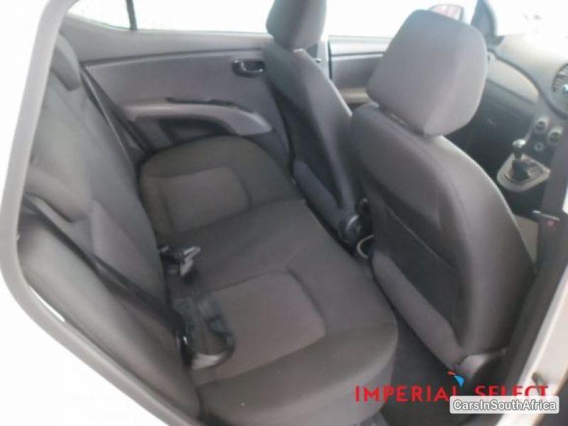 Hyundai i10 Manual 2013 - image 6