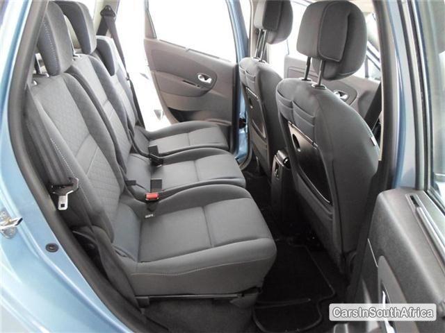 Renault Scenic Manual 2011 - image 6