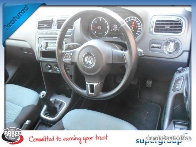 Volkswagen Polo Manual 2013 - image 6